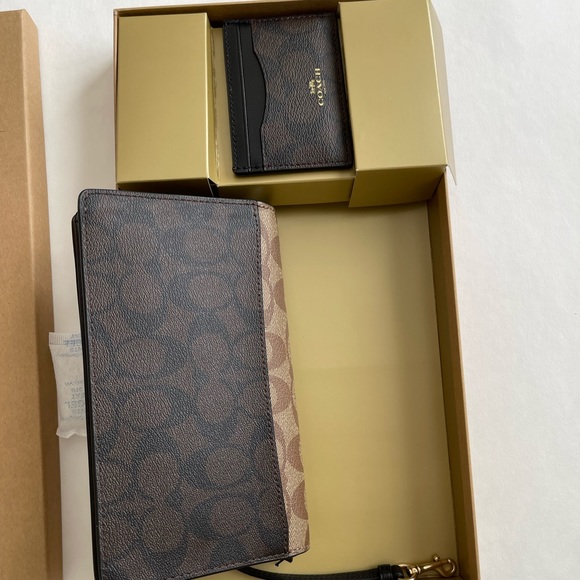 Coach gift set - Picture 3 of 12